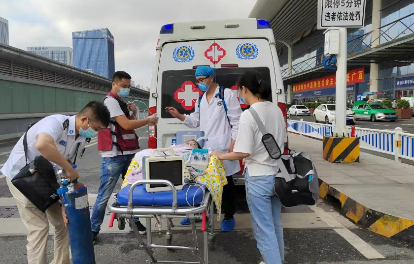 库车市救护车出租公司